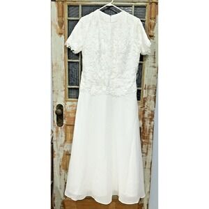Elegant Ivory Lace Mother of the Bride Wedding Dress – Size 16W  – Missacc